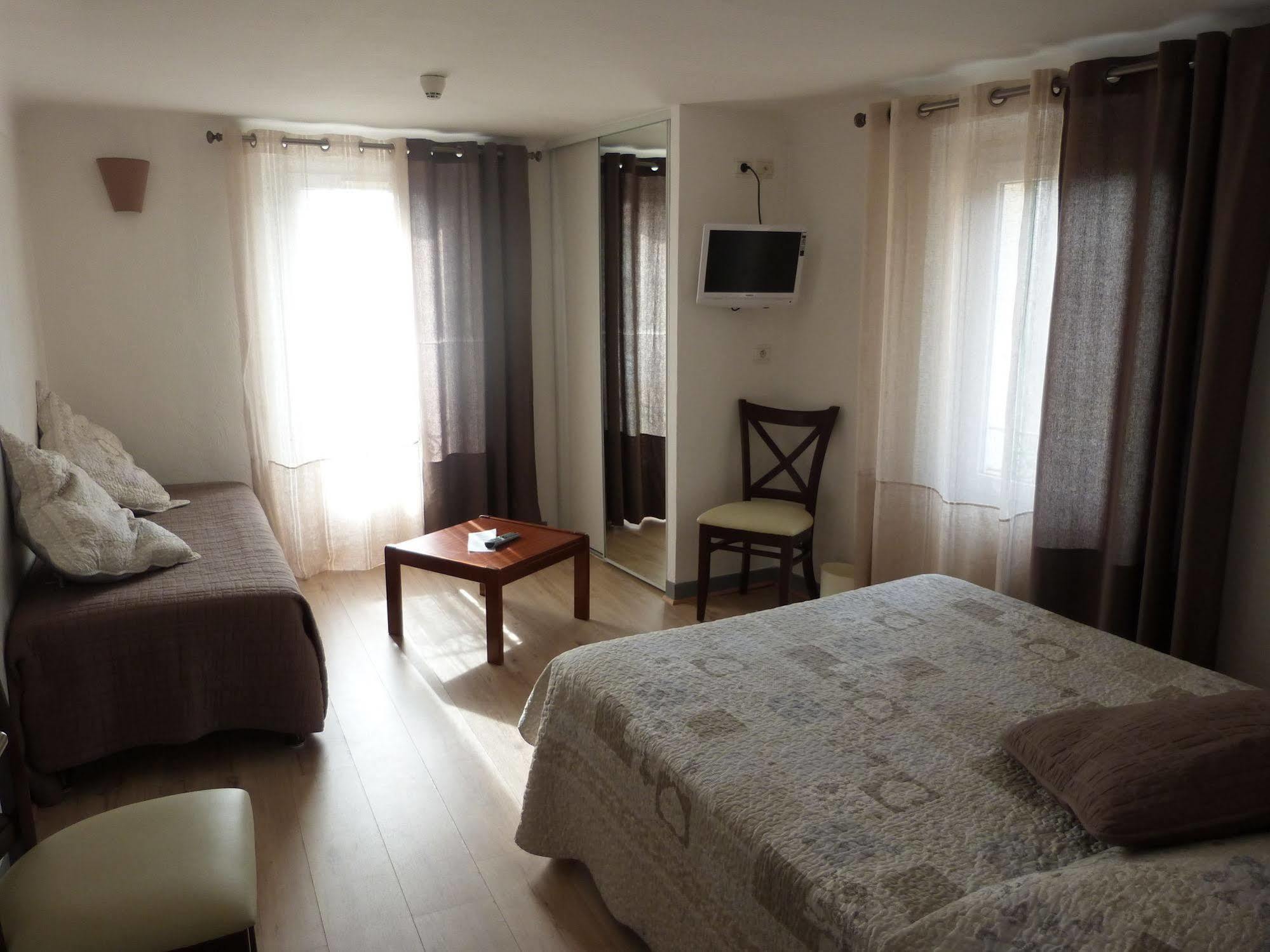 La Bastide  Hotel Restaurant Le Lachens מראה חיצוני תמונה
